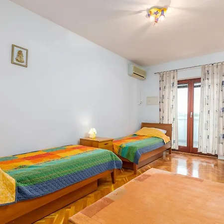 5 Bedroom Beautiful In 度假居 普莱曼图拉