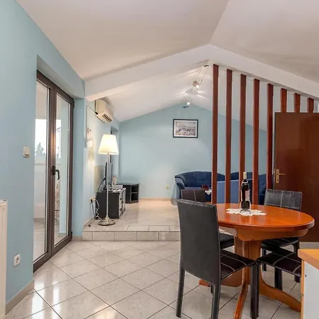 5 Bedroom Beautiful In *